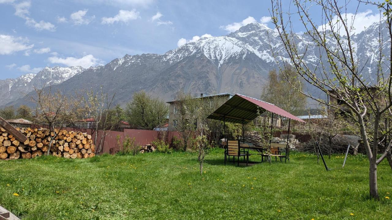 Kazbegi Green Yard Hotel Ngoại thất bức ảnh