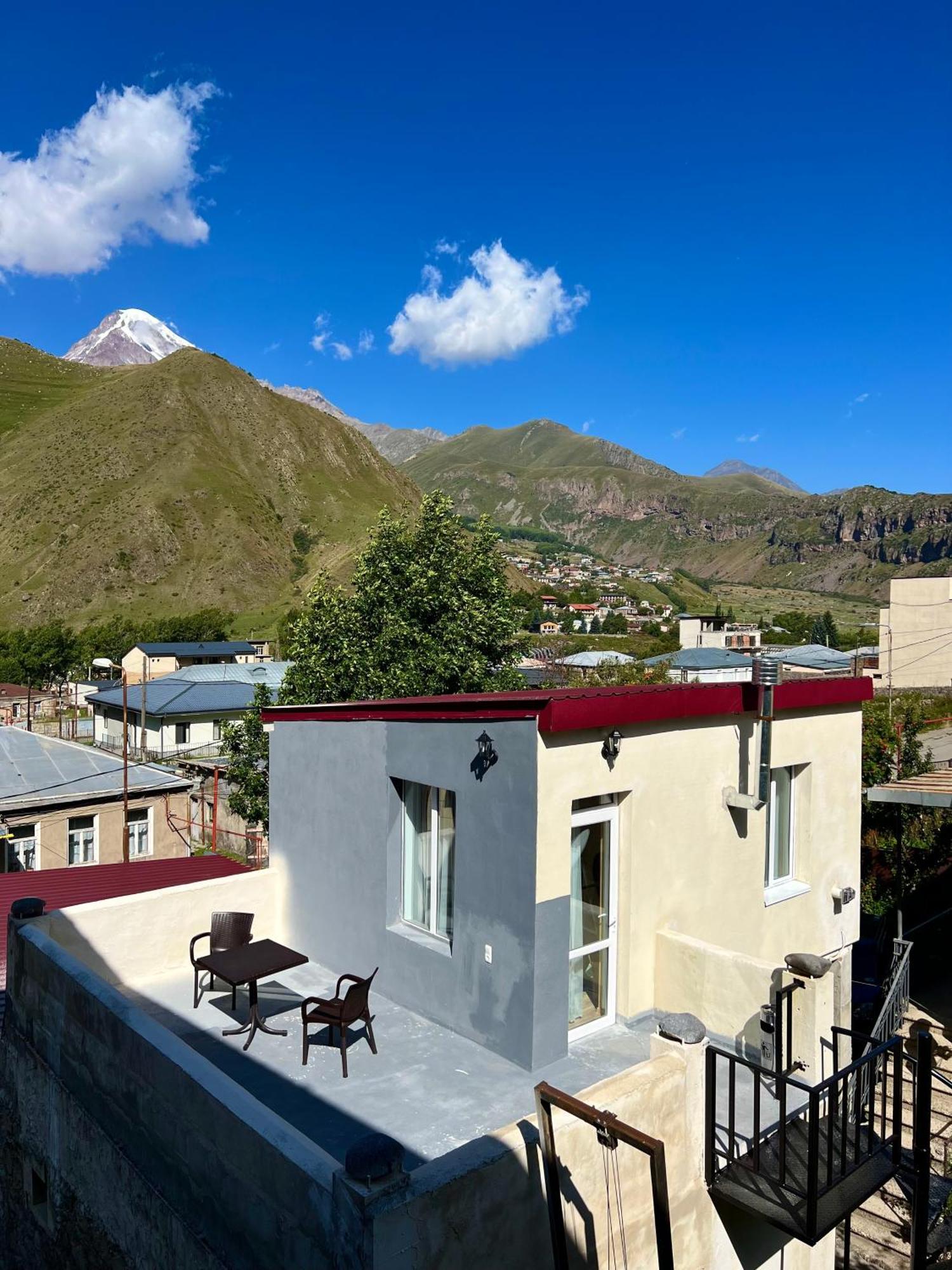 Kazbegi Green Yard Hotel Ngoại thất bức ảnh