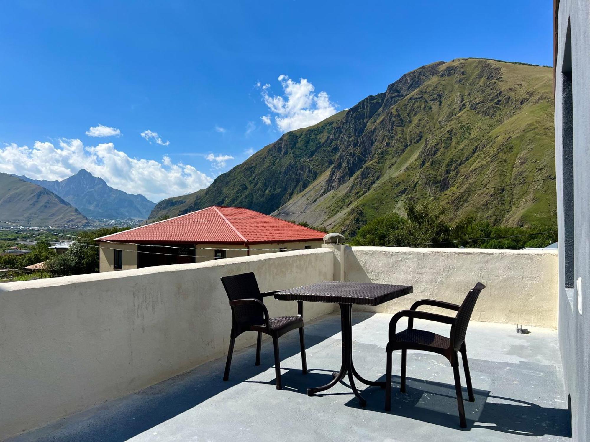 Kazbegi Green Yard Hotel Ngoại thất bức ảnh