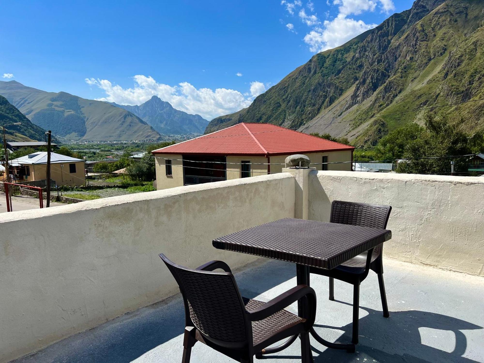 Kazbegi Green Yard Hotel Ngoại thất bức ảnh