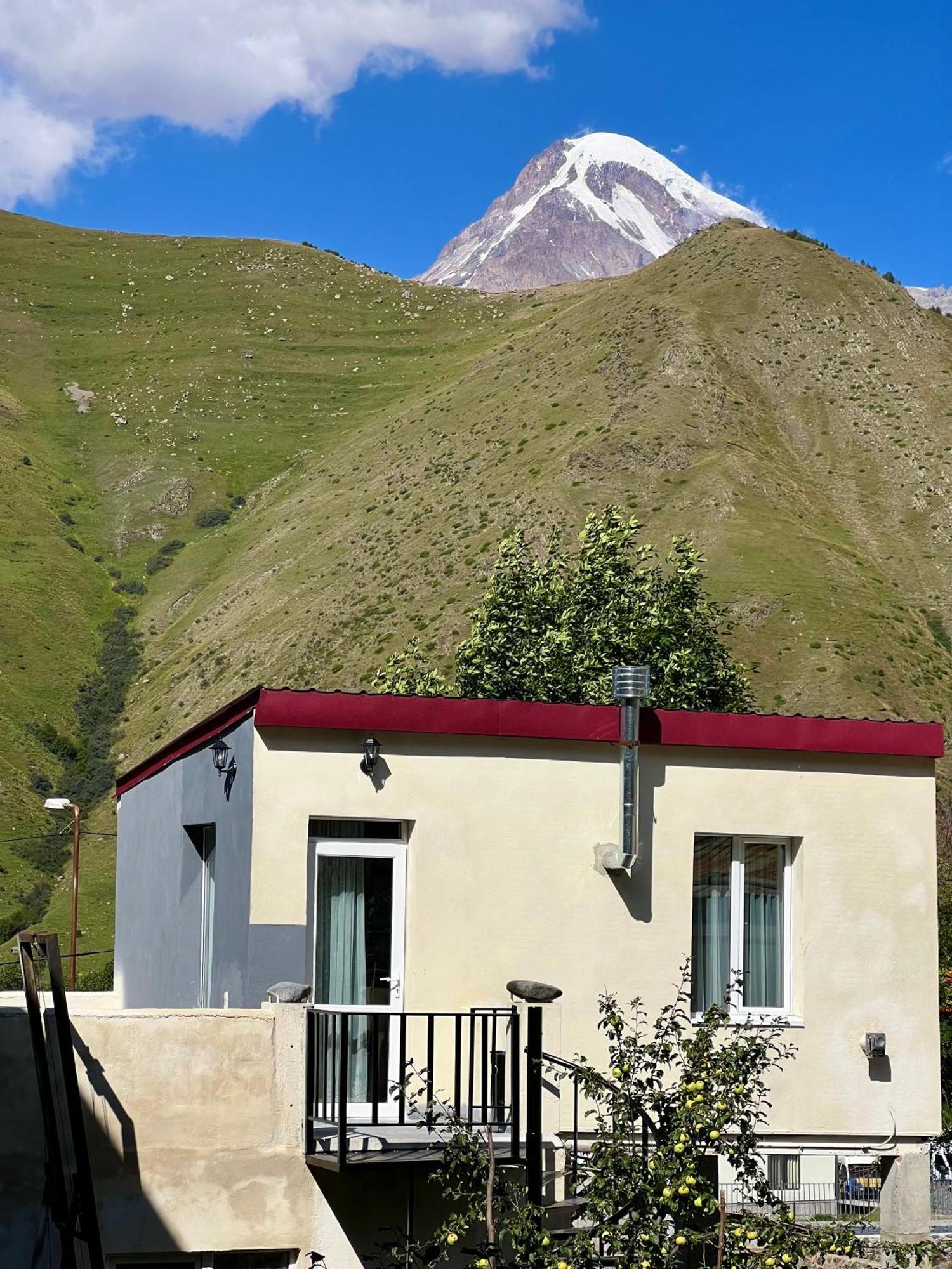 Kazbegi Green Yard Hotel Ngoại thất bức ảnh